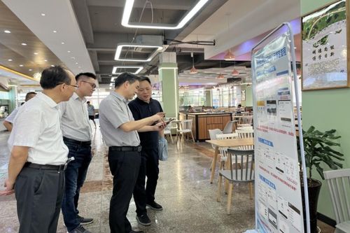 學(xué)校領(lǐng)導(dǎo)檢查新學(xué)期開(kāi)學(xué)準(zhǔn)備工作