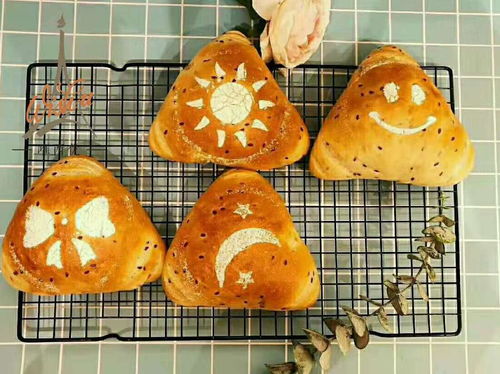 重慶西點烘焙技術培訓,要學多久 學費多少 貴不貴 重慶唯西優烘焙西點培訓學校學不會,絕不收任何費用