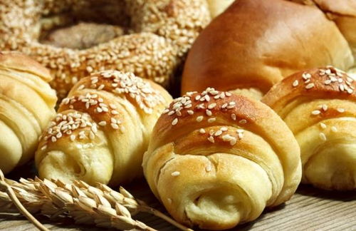 每天面包品種150種以上,這家面包店是這樣賺錢的